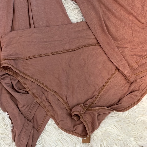 Skims lounge short Undie and tank bundle - Picture 3 of 7